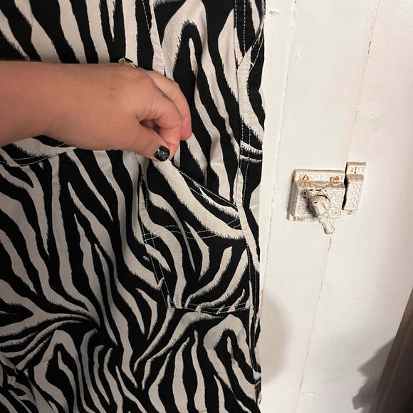 BDG Urban Outfitters Zebra Print Jeans - Picture 5 of 6